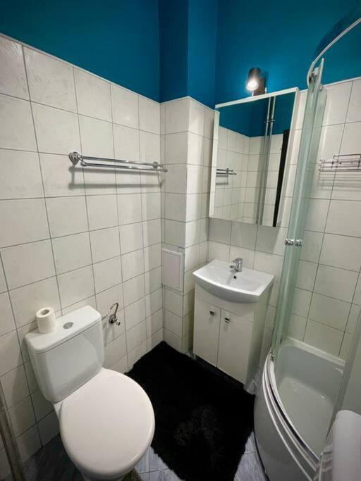Super Square Metro X2 Fast Wifi 55'Tv Netflix Hbo Appletv+ Amazontv Apartment Warsawa Bagian luar foto