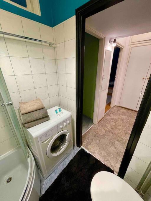 Super Square Metro X2 Fast Wifi 55'Tv Netflix Hbo Appletv+ Amazontv Apartment Warsawa Bagian luar foto